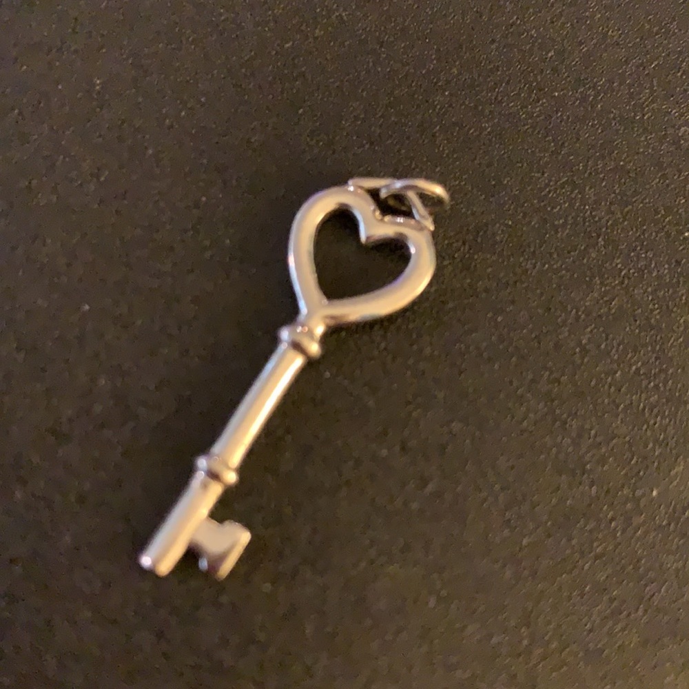 Silver Heart Key - Picture 3 of 4